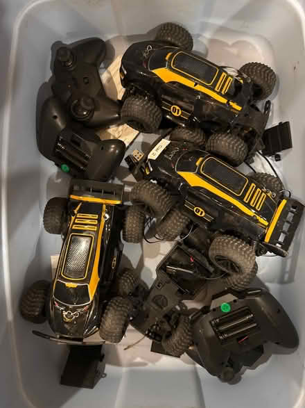 Photo of free 4 RC CARS and batteries (Britannia) #1