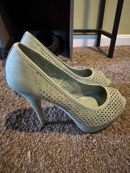 Photo of free Size 8 blue pumps (Odenton) #1