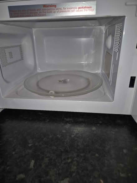 Photo of free Microwave (Blackheath, SE13) #2
