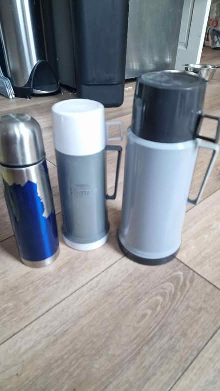 Photo of free 3 thermos flasks (Kirk Hallam DE7) #1