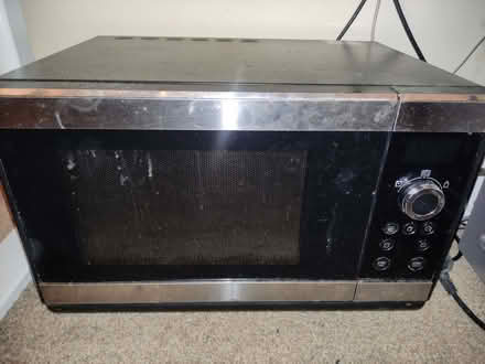 Photo of free Hotpoint MWH 2321 microwave oven (Reading West RG1) #2