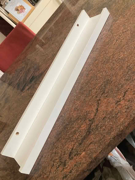 Photo of free Shelf to put display photos (HG2) #1