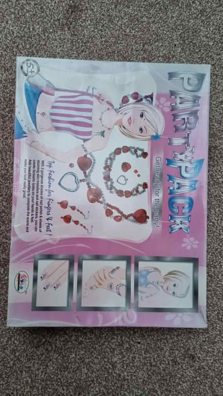 Photo of free Assorted craft and art (Croydon, CR0) #4