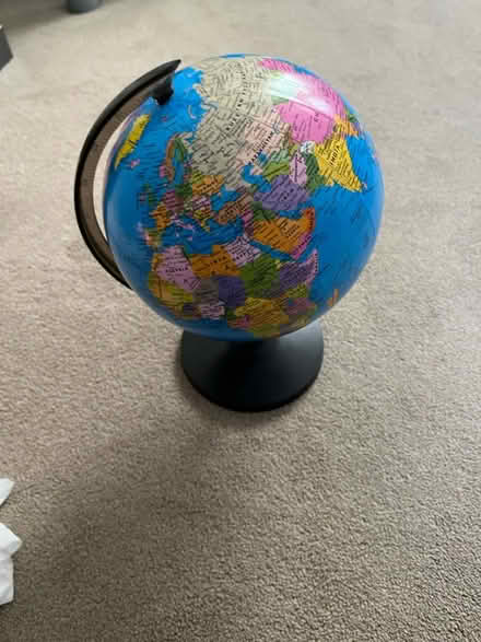 Photo of free Small globe (Uxbridge UB8) #1
