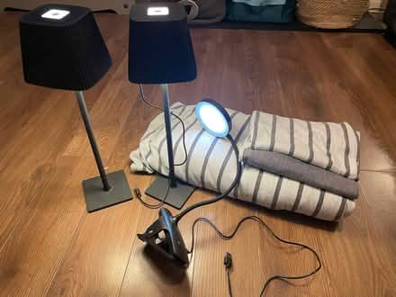 Photo of free Double reversible duvet cover set & cordless lamps + reading light (Leytonstone E11) #2