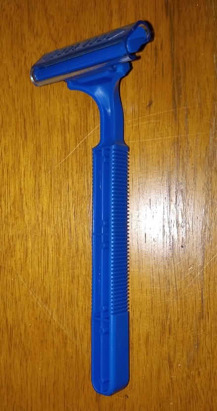 Photo of free disposable razors (Bayshore) #3