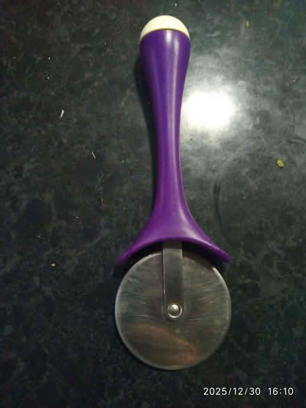 Photo of free Pizza cutter (Carlton Hill BN2) #1
