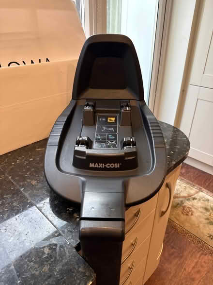 Photo of free Car seat base (Oakwood LS8) #1