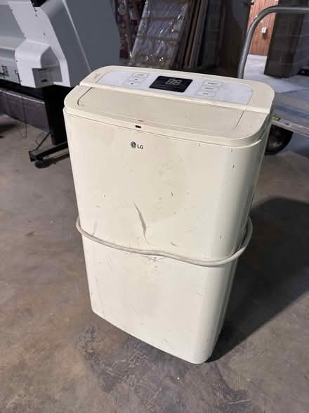 Photo of free LG standing AC unit (Washington DC) #1
