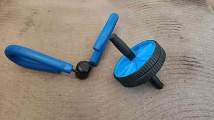 Photo of free Gym ab roller and leg sqeeze (Farnborough GU14) #1