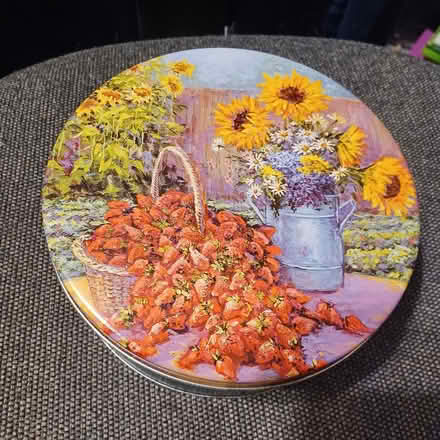 Photo of free Metal cookie tin (empty) (Travis Heights) #1