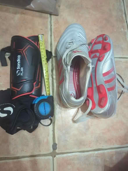 Photo of free Football boots size 9.5 & shin pads (East Dulwich SE22) #1