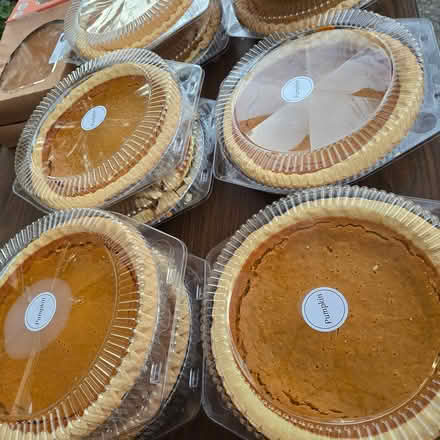Photo of free Pumpkin Pies (Chiquita Av MtnVw) #1