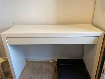 Photo of free White desk/ dressing table w/drawer (Windsor Quay, Cardiff CF11) #1