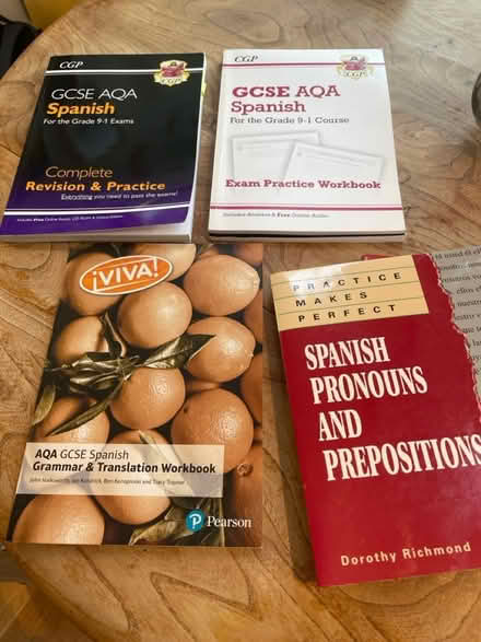 Photo of free Spanish GCSE textbooks (Twickenham TW2) #1