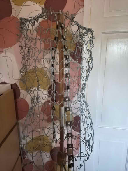 Photo of free Wire manquin (Bilton CV22) #1