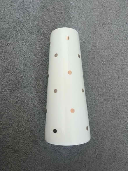 Photo of free White and gold vase (OX14) #1