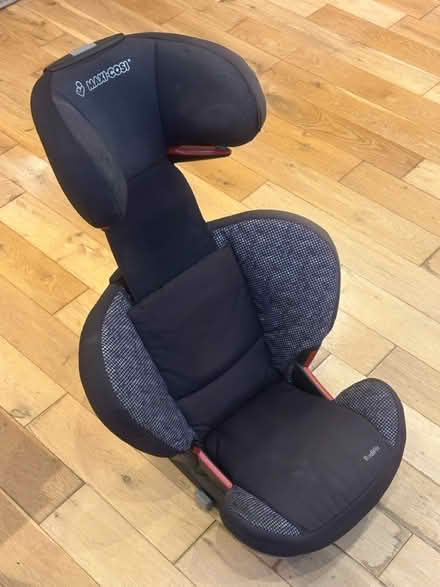Photo of free Maxi-Cosi (Tadworth (near Epsom Downs)) #1