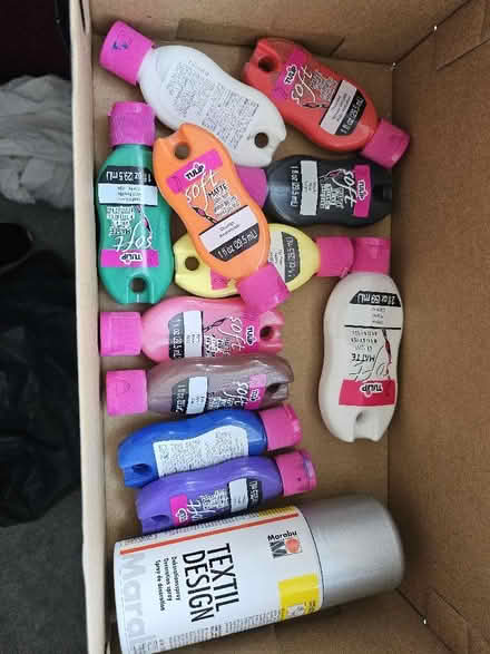 Photo of free Fabric paints (Malvern WR14) #1
