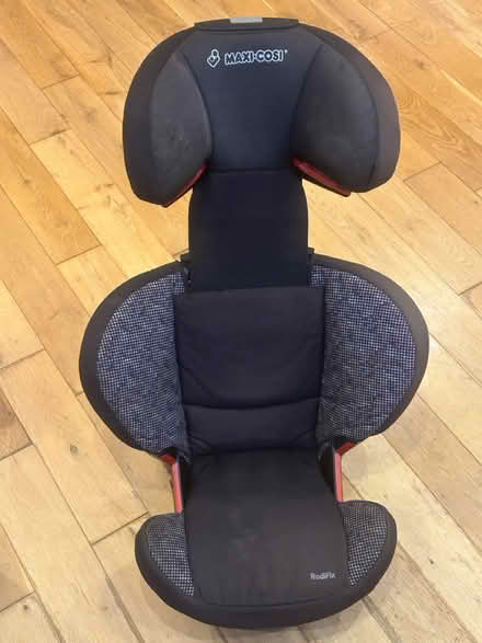 Photo of free Maxi-Cosi (Tadworth (near Epsom Downs)) #3