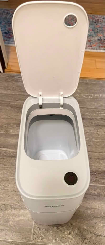 Photo of free DIY special: hands-free receptacle (South Hill) #1