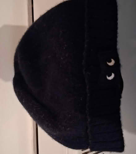 Photo of free Cashmere Uniqlo beanie (Bellevue EH7) #1