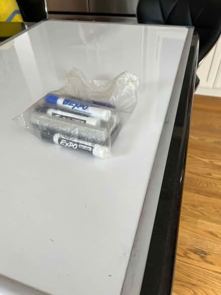 Photo of free White board 120x 60 cm approx (Fort Sheridan) #2