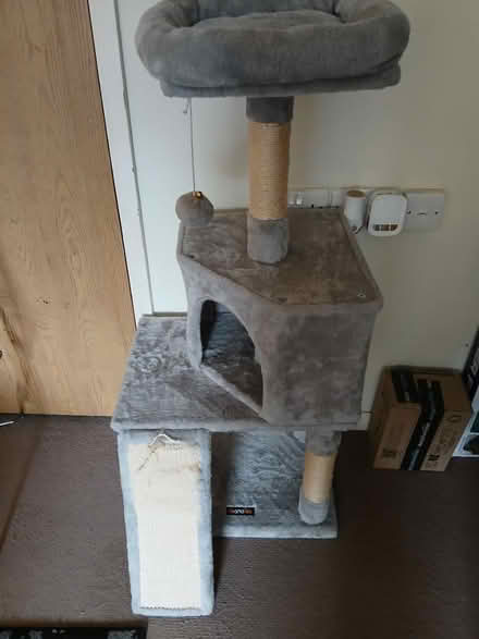 Photo of free Cat tower (Cheddington LU7) #1