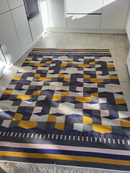 Photo of free RUG (Shankill) #1