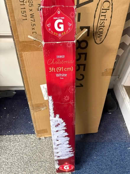 Photo of free White 3ft tree (Blackpill SA2) #1