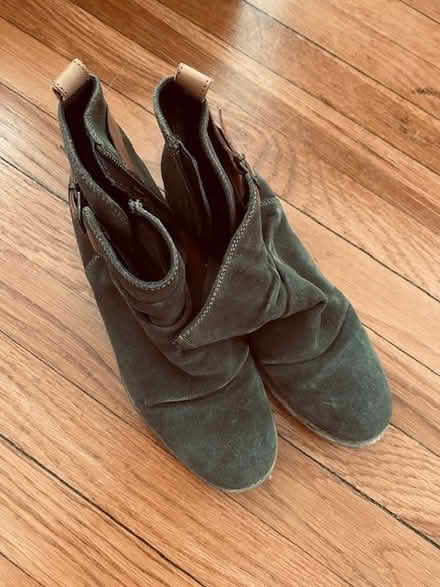 Photo of free Shoes and Boots Woman's 9.5/10 (Near NCSU) #2