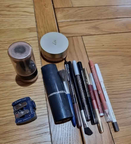 Photo of free Part pots nail varnish (Market Harborough) #2