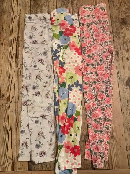 Photo of free Girl’s Leggings Size 8-9 (Teddington TW11) #1