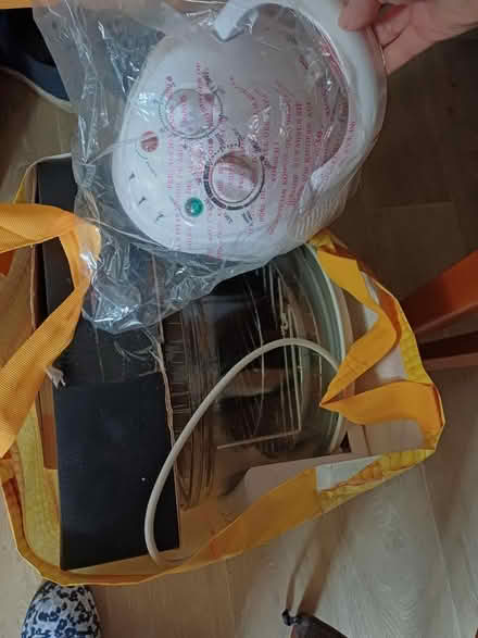 Photo of free Hallogen oven (EX22) #1