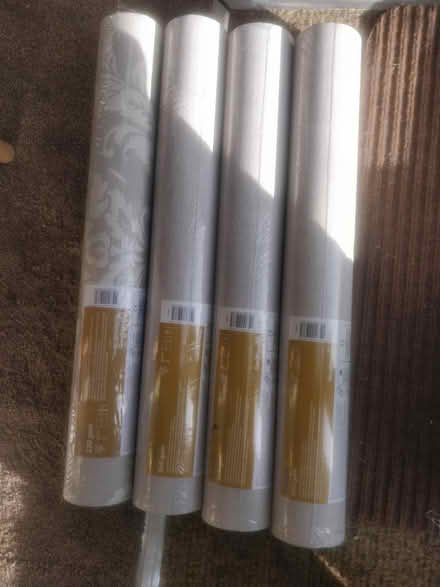 Photo of free Grey linen effect wallpaper (Liphook GU30) #1