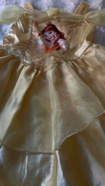 Photo of free Girls dress up clothes (SW11) #4