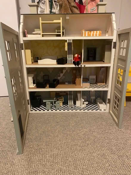 Photo of free Doll’s House (Kilburn NW6) #1