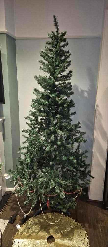 Photo of free Christmas tree with Skirt (thornton heath) #2