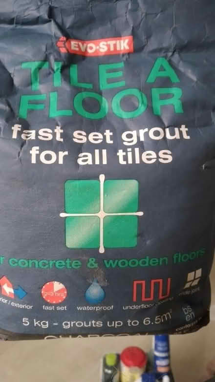 Photo of free Grandfix Maxi Grout in grey (Haywood RG12) #2