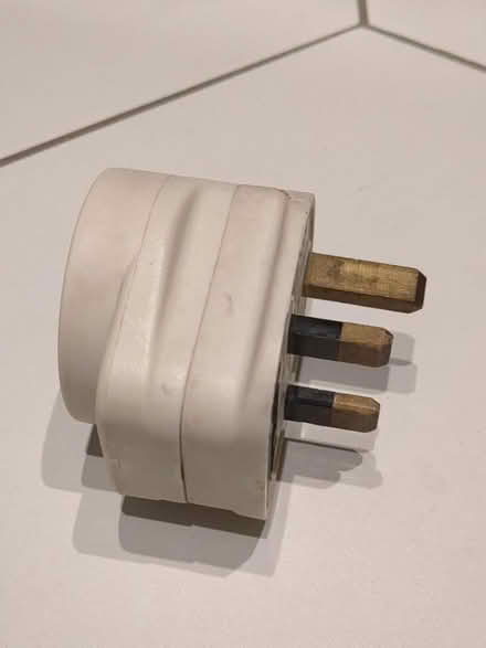Photo of free USA/Europe to UK adapter (Harringay Ladder N8) #2
