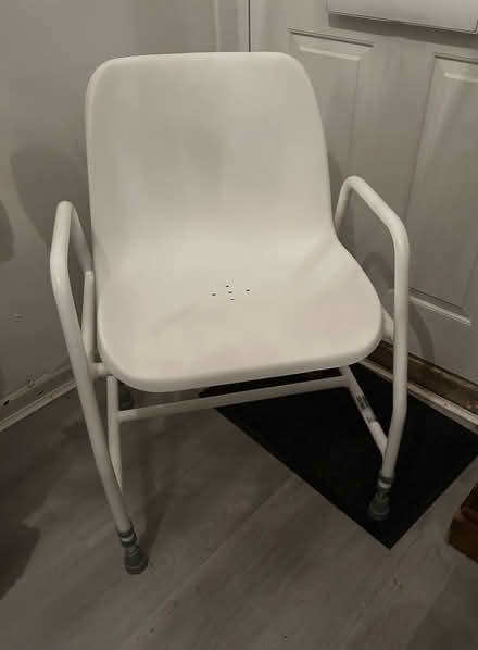 Photo of free Shower chair (Woodford NN14) #1