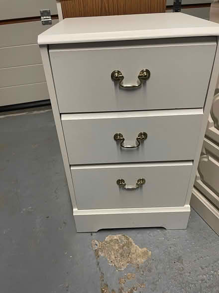 Photo of free Small bedside chest of drawers (Dunstable LU6) #1