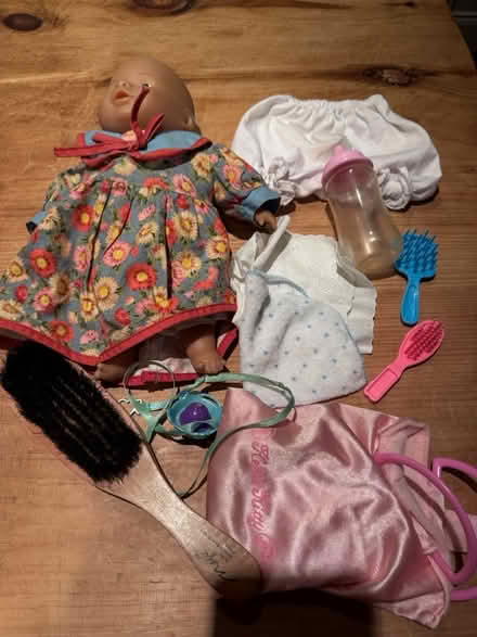 Photo of free Doll & accessories (GL3) #1