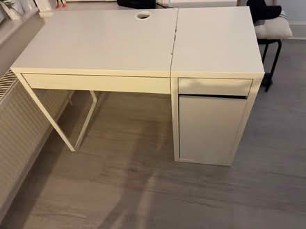Photo of free White desk (Greencroft Gardens, NW6) #2