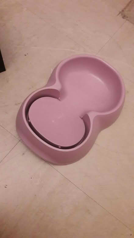 Photo of free Pet feeding bowl (Zones 1 2 and 3 N1 E1 W1) #2