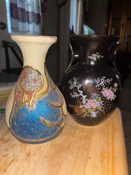 Photo of free Two beautiful vases (20746) #1