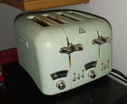 Photo of free De Longhi 4 slice toaster (Arboretum, NG1) #1