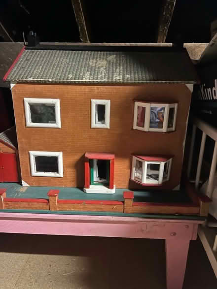 Photo of free Vintage dolls house (Woodchurch CH49) #2
