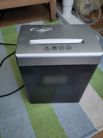 Photo of free Small electric shredder, working (St Ives PE27) #1