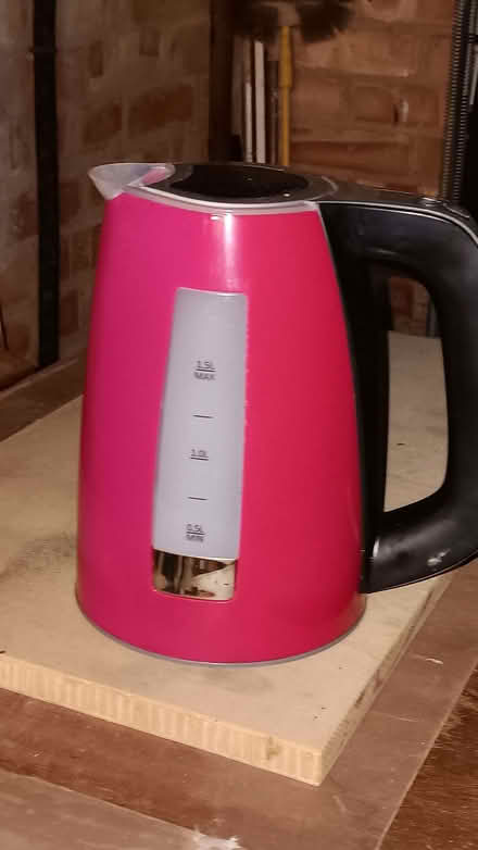 Photo of free Kettle (Glenfield LE3) #1